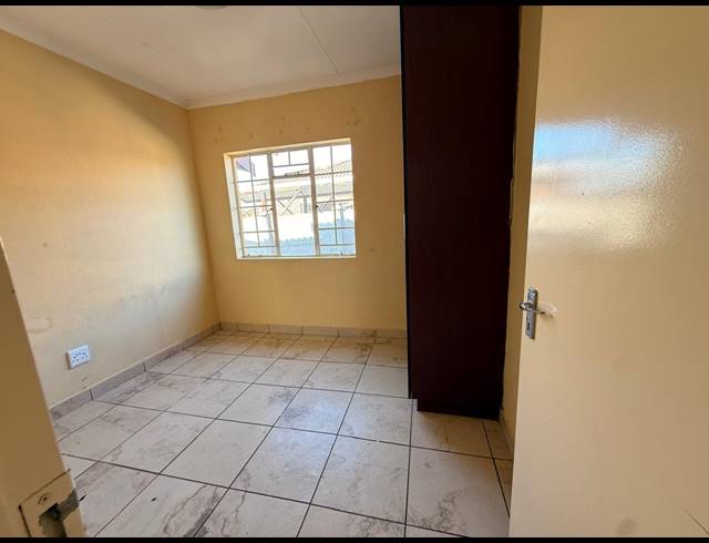 3 BEDROOM HOUSE FOR SALE IN WATERVAL EAST